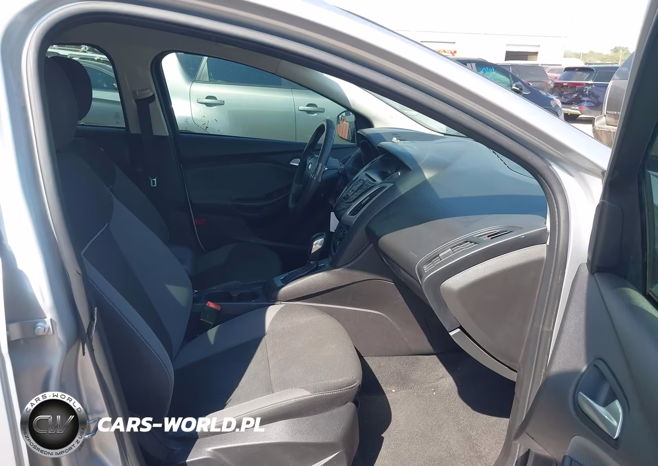 2013 Ford Focus Se VIN:1FADP3K24DL342025 - 5
