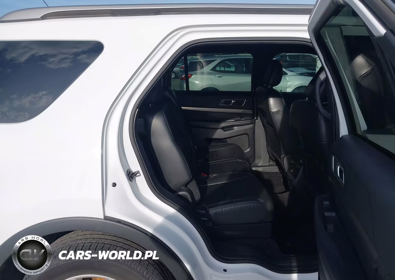 2019 Ford Explorer Xlt VIN:1FM5K8D89KGA21692 - 8