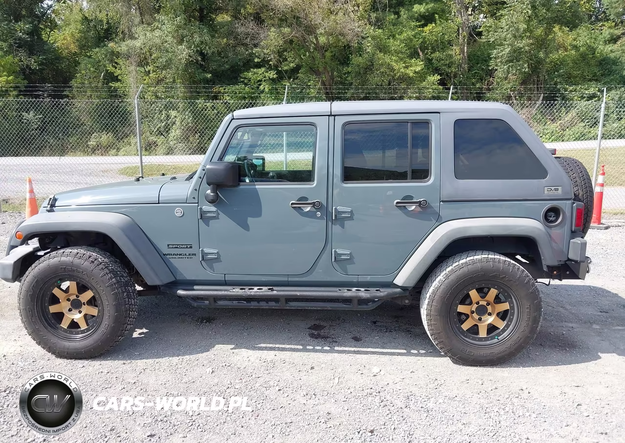 2014 Jeep Wrangler Unlimited Sport VIN:1C4BJWDGXEL194655 - 14