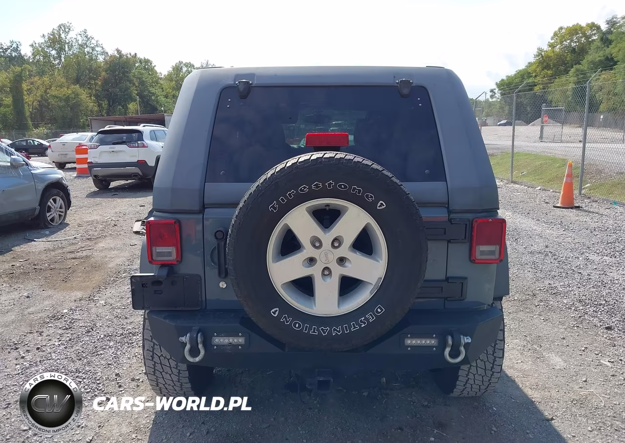 2014 Jeep Wrangler Unlimited Sport VIN:1C4BJWDGXEL194655 - 16