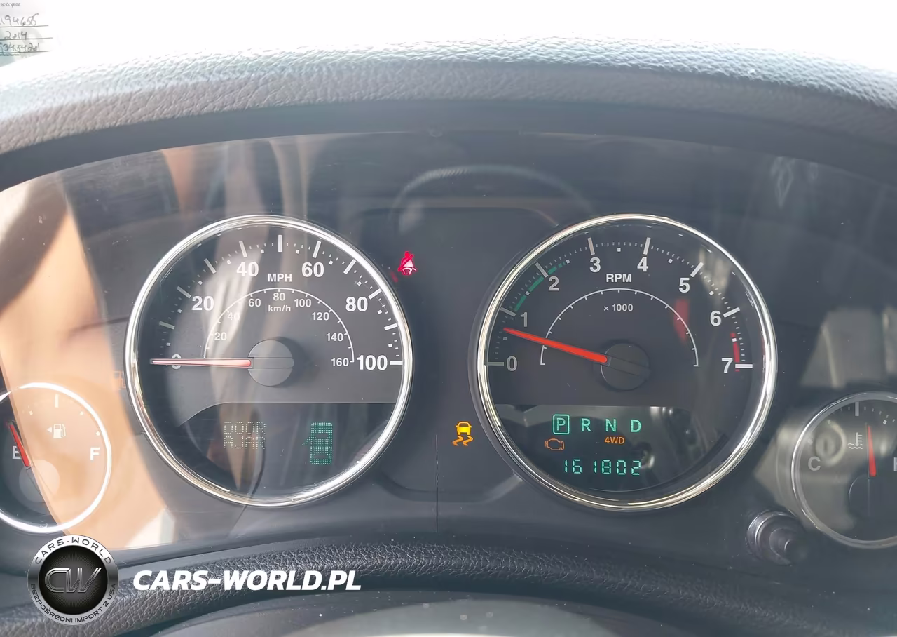 2014 Jeep Wrangler Unlimited Sport VIN:1C4BJWDGXEL194655 - 7
