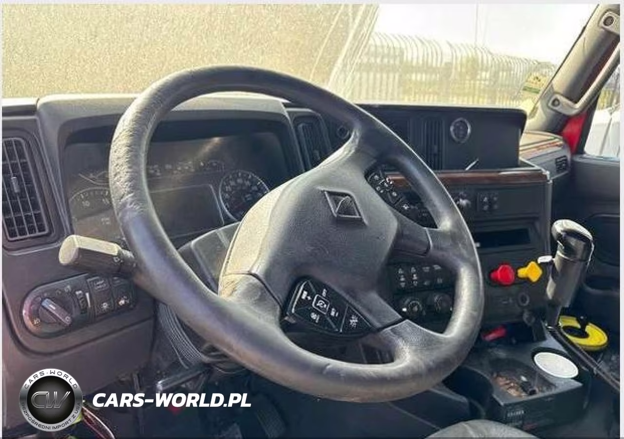 2018 International Lt VIN:3HSDZAPR0JN204573 - 5