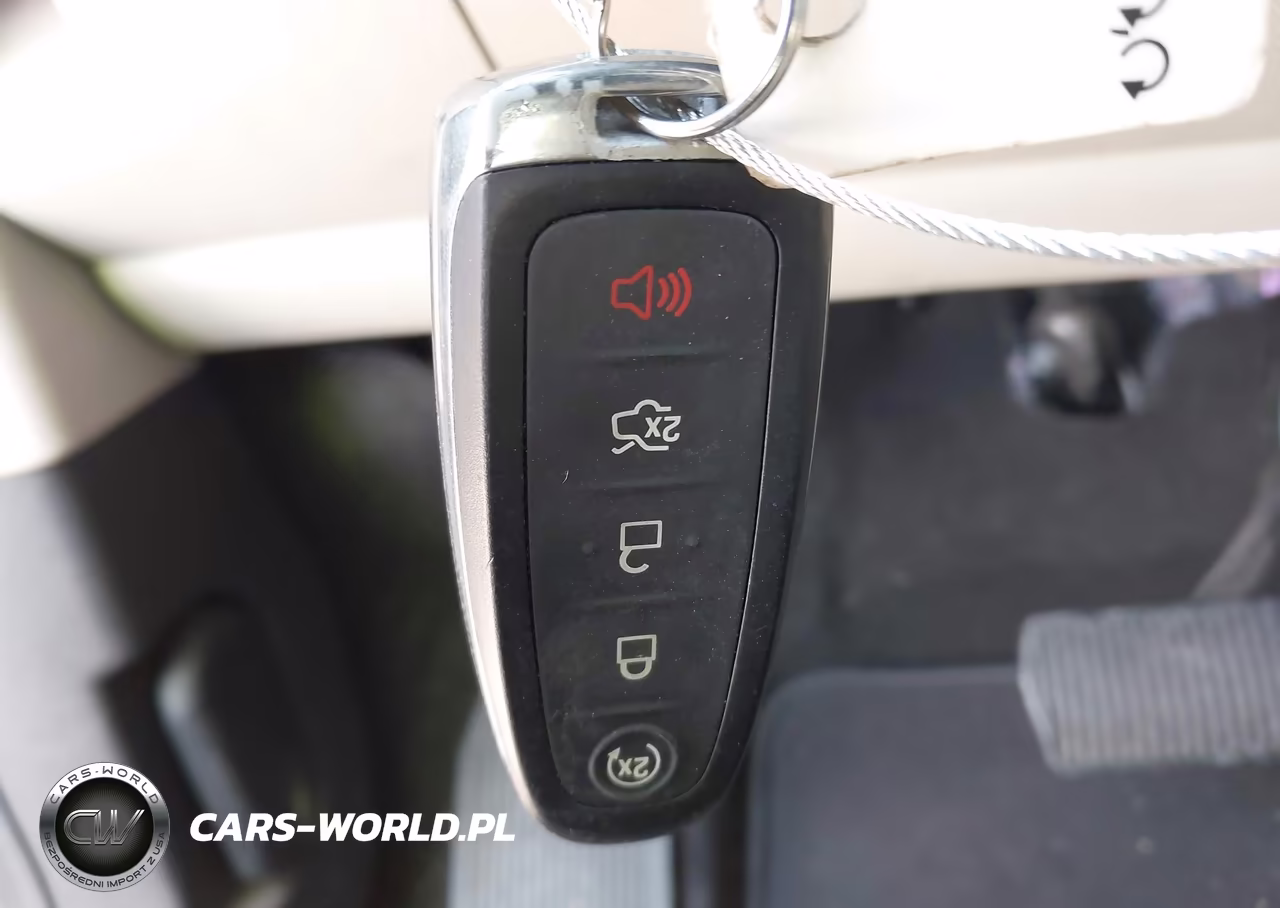 2019 Ford Escape Titanium VIN:1FMCU0J95KUB66133 - 11