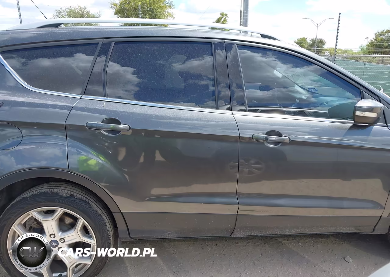2019 Ford Escape Titanium VIN:1FMCU0J95KUB66133 - 13