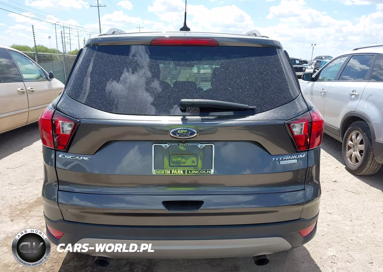 2019 Ford Escape Titanium VIN:1FMCU0J95KUB66133 - 16