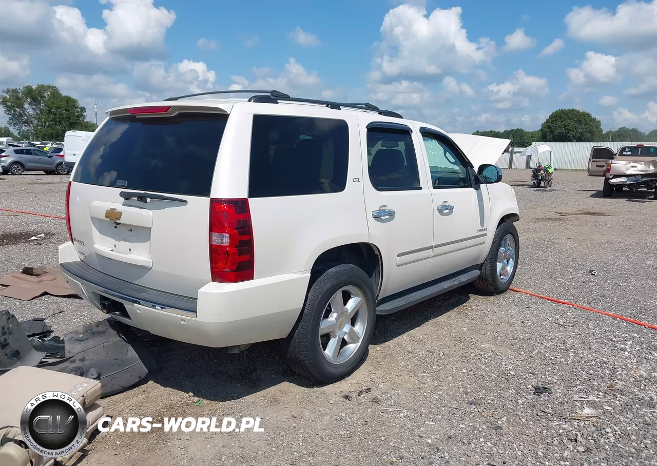 2013 Chevrolet Tahoe Ltz VIN:1GNSCCE08DR164745 - 4