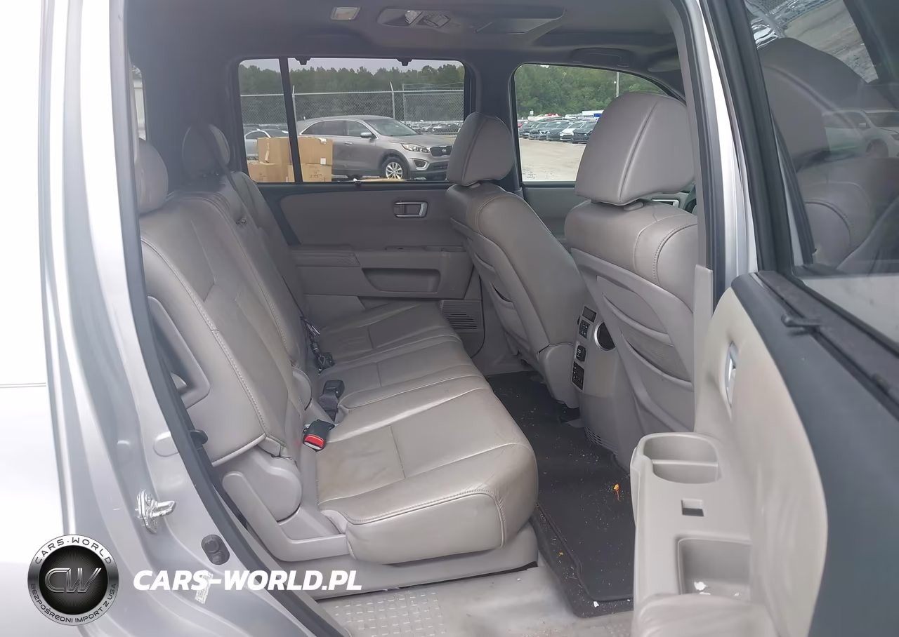 2011 Honda Pilot Touring VIN:5FNYF3H96BB002412 - 8