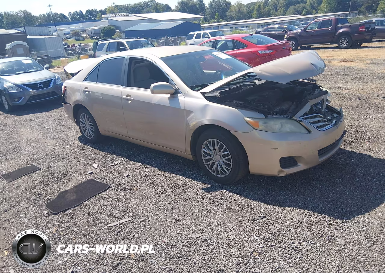 2010 Toyota Camry Le – zdjęcie 1 z 16