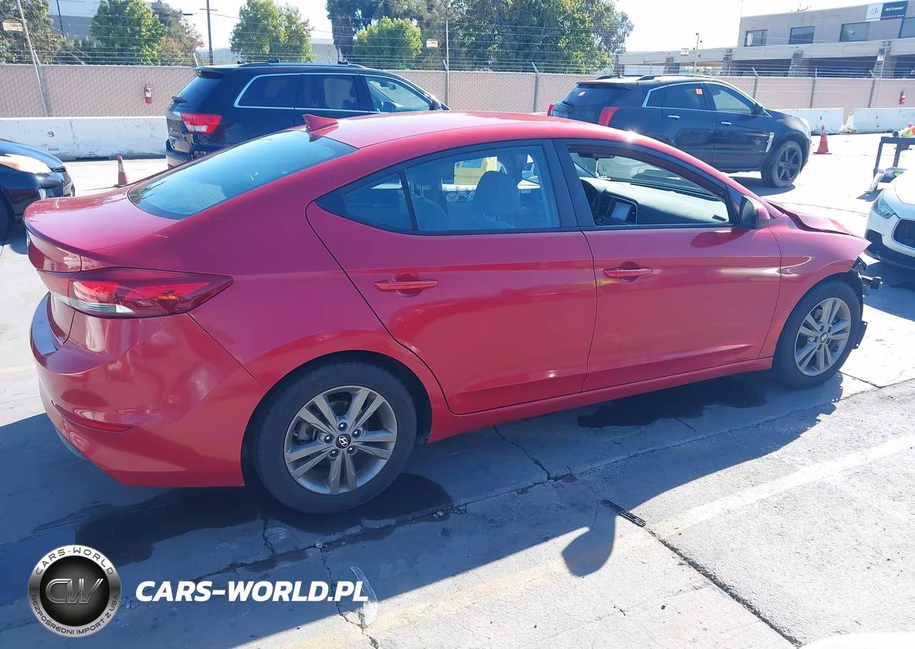 2018 Hyundai Elantra Sel VIN:5NPD84LF9JH222364 - 4