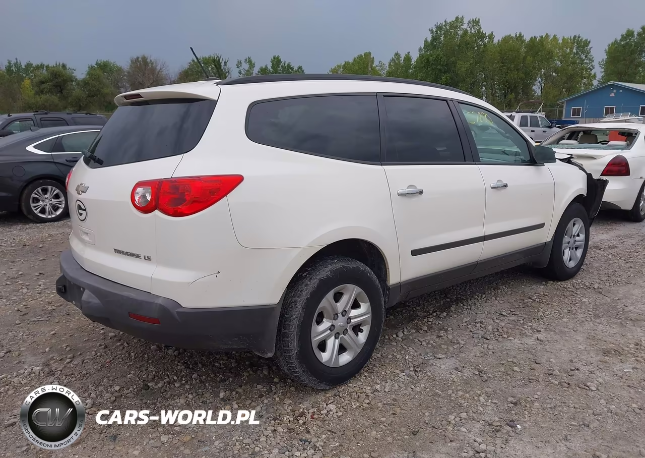2012 Chevrolet Traverse Ls VIN:1GNKREED0CJ374380 - 4