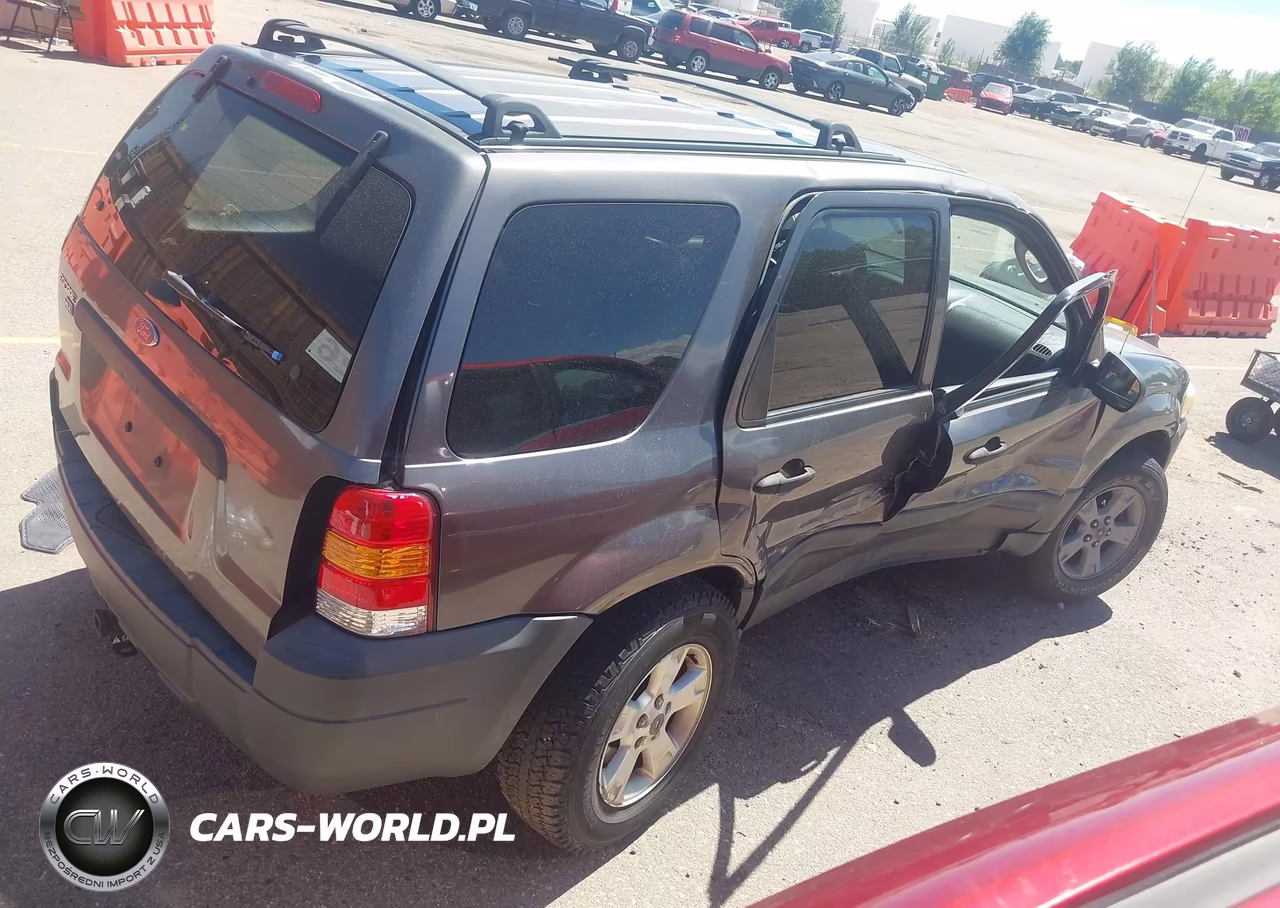 2005 Ford Escape Xlt VIN:1FMYU93105KA07831 - 4