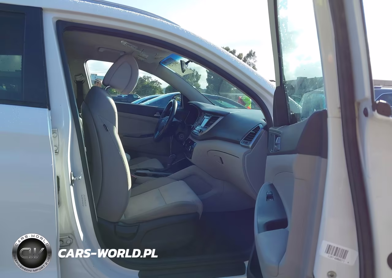 2016 Hyundai Tucson Se VIN:KM8J33A49GU130629 - 5