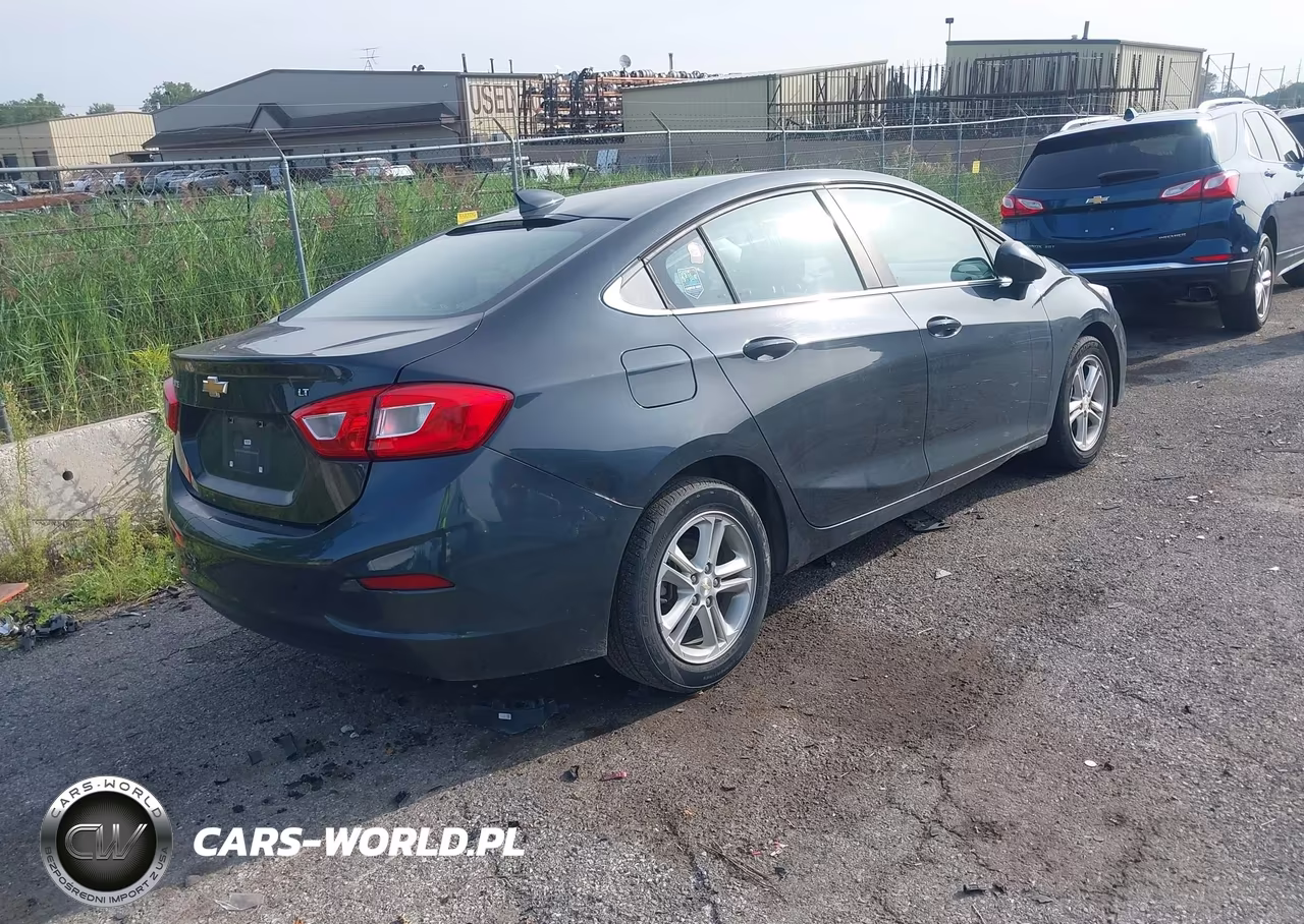 2018 Chevrolet Cruze Lt Auto VIN:1G1BE5SM5J7109739 - 4