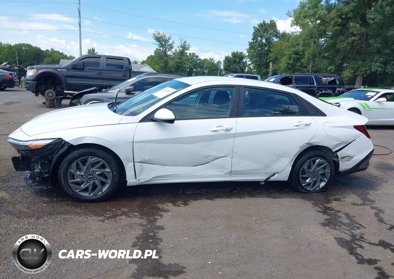 2024 Hyundai Elantra Sel VIN:KMHLM4DGXRU647300 - 15