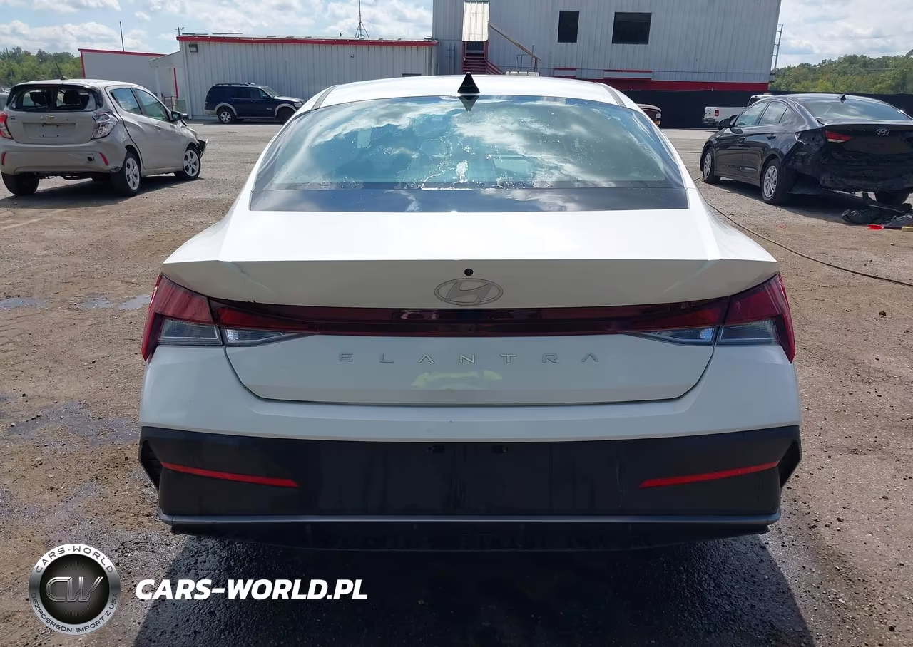 2024 Hyundai Elantra Sel VIN:KMHLM4DGXRU647300 - 17