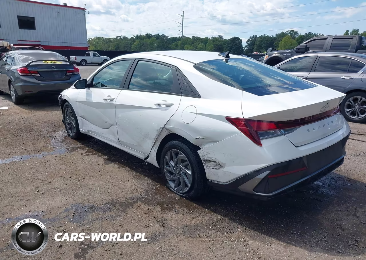 2024 Hyundai Elantra Sel VIN:KMHLM4DGXRU647300 - 3