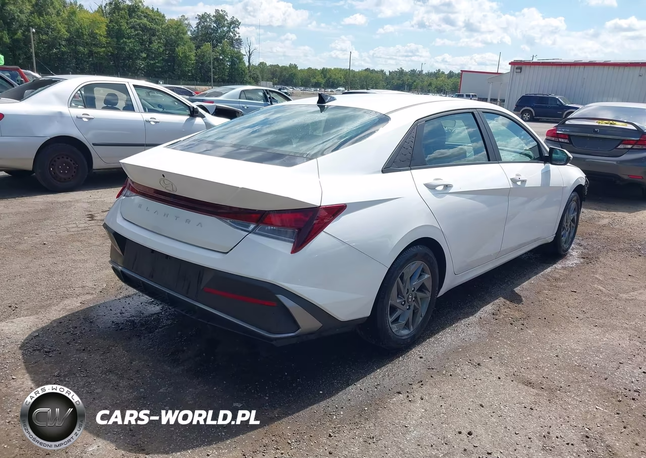 2024 Hyundai Elantra Sel VIN:KMHLM4DGXRU647300 - 4