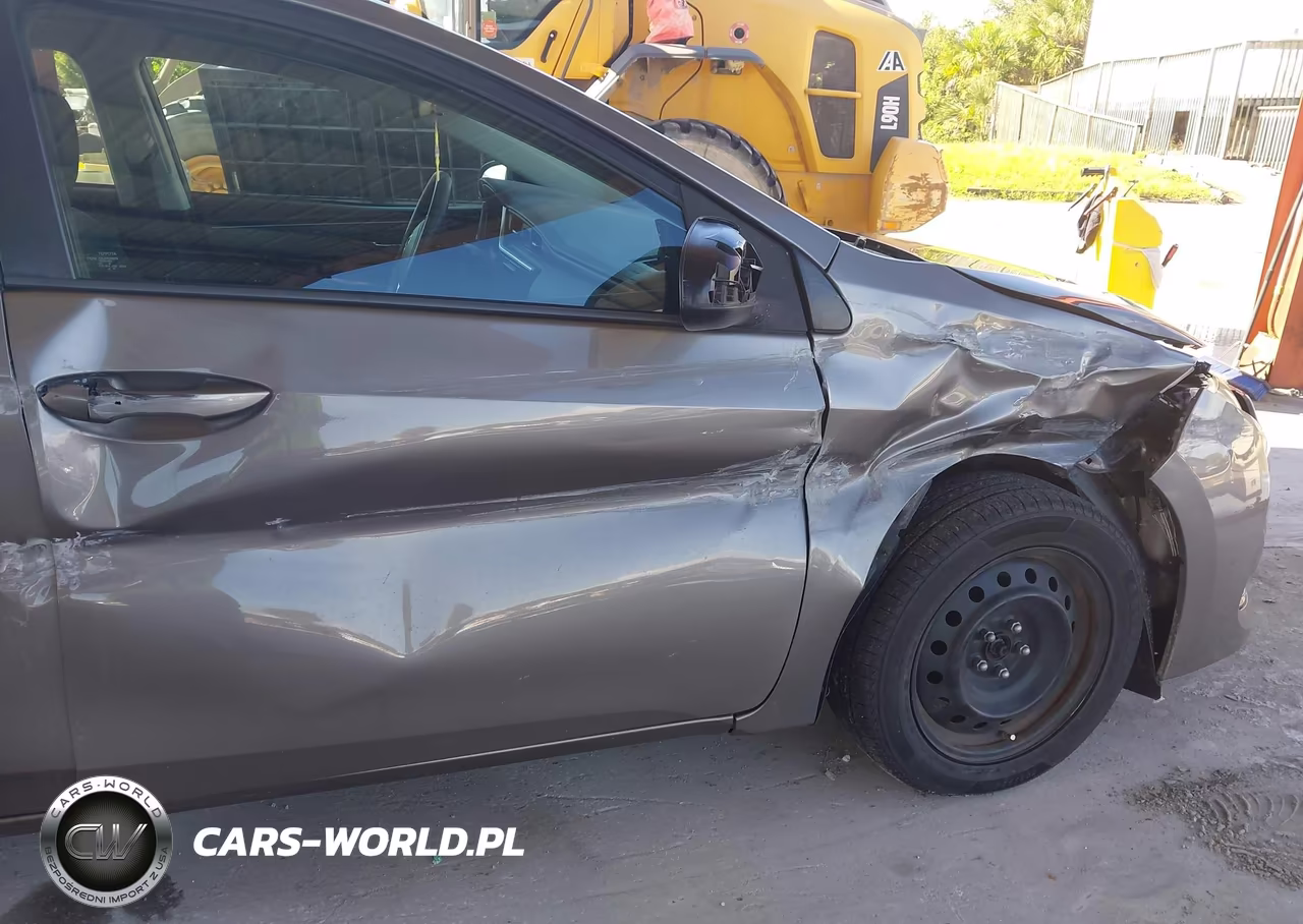 2019 Toyota Corolla Le VIN:5YFBURHE0KP935707 - 21