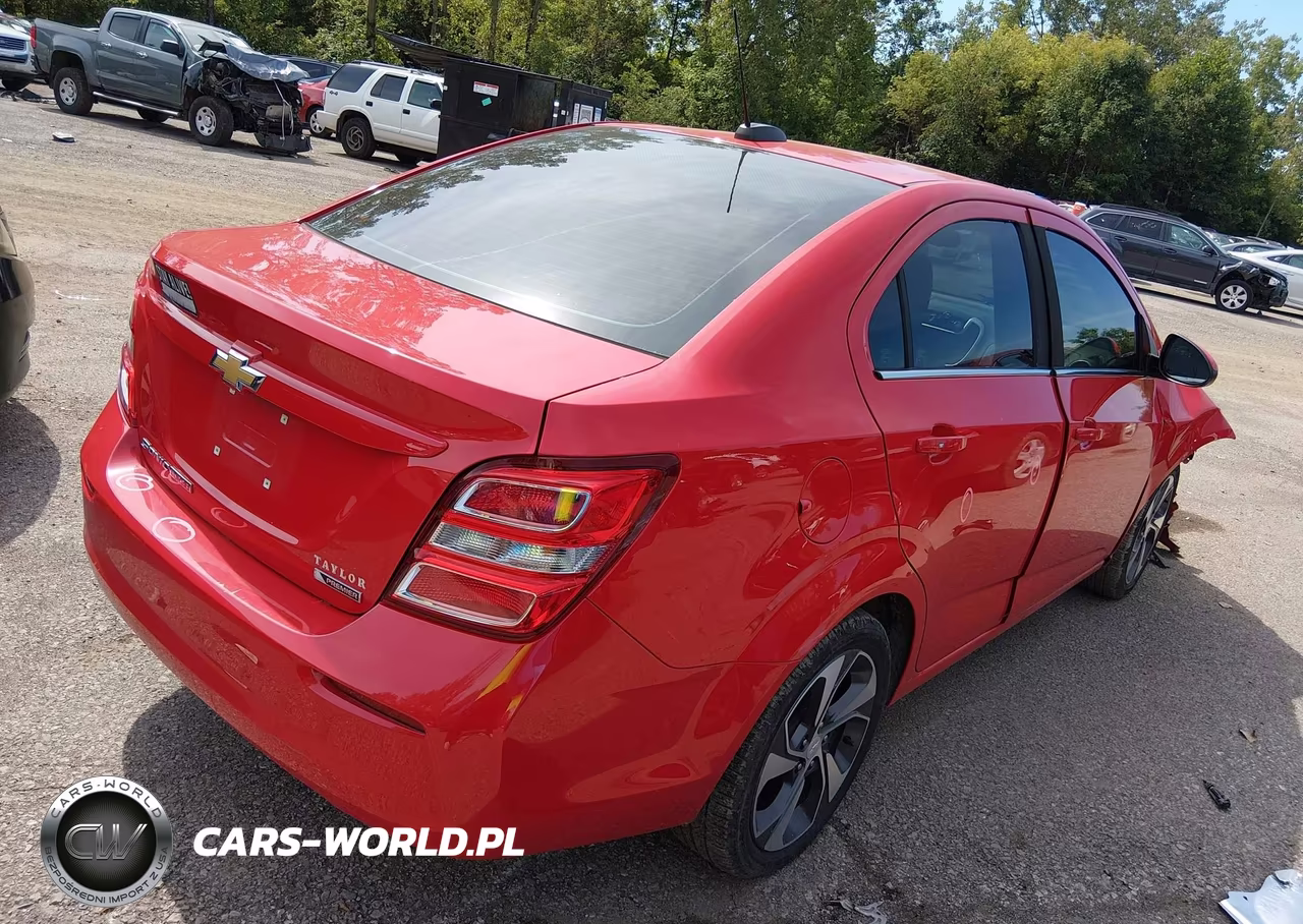 2018 Chevrolet Sonic Premier Auto VIN:1G1JF5SB0J4108393 - 4