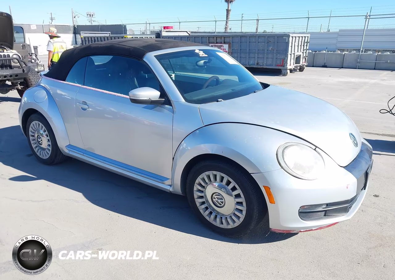 2013 Volkswagen Beetle 2.5L – zdjęcie 1 z 16