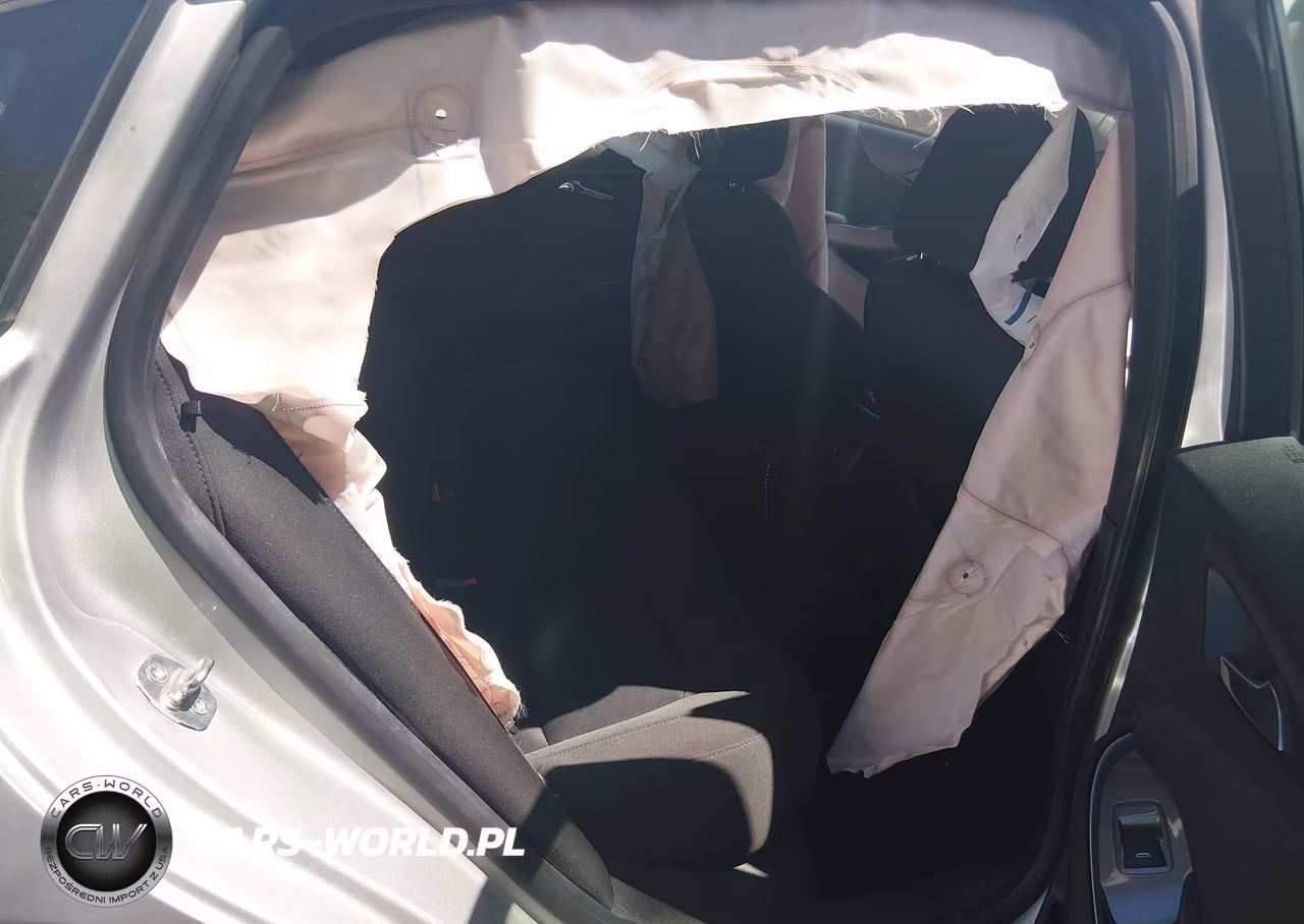 2019 Chevrolet Malibu Lt VIN:1G1ZD5ST2KF105986 - 8