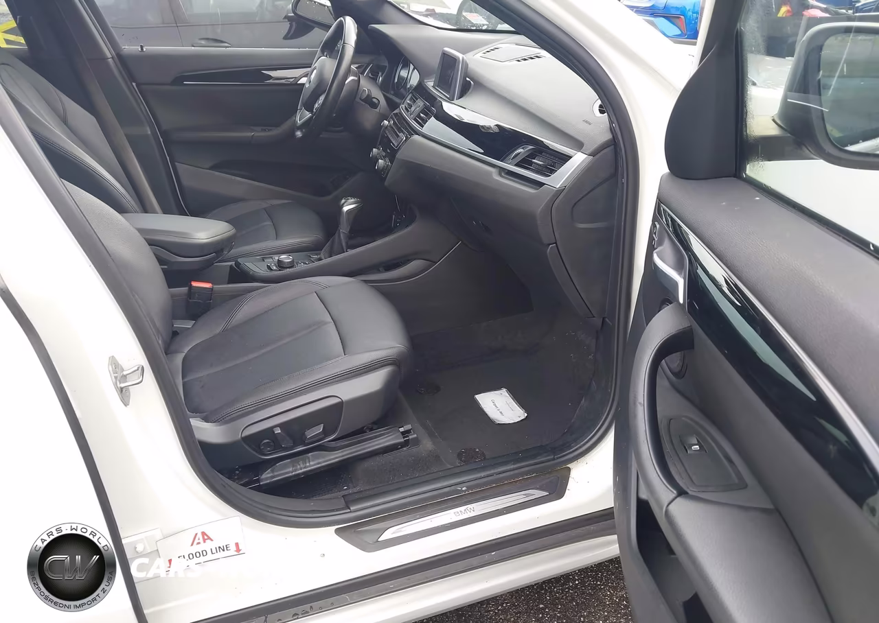 2018 BMW X1 Sdrive28I VIN:WBXHU7C36J3H43936 - 5