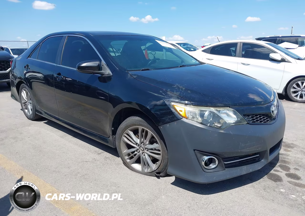 2013 Toyota Camry Se – zdjęcie 1 z 17