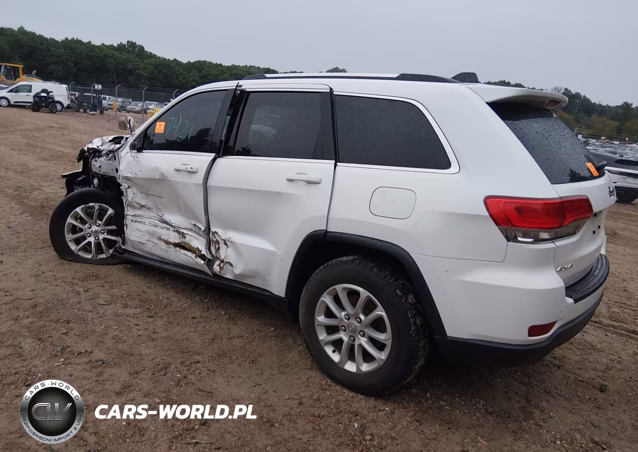 2015 Jeep Grand Cherokee Laredo VIN:1C4RJFAG0FC209281 - 3