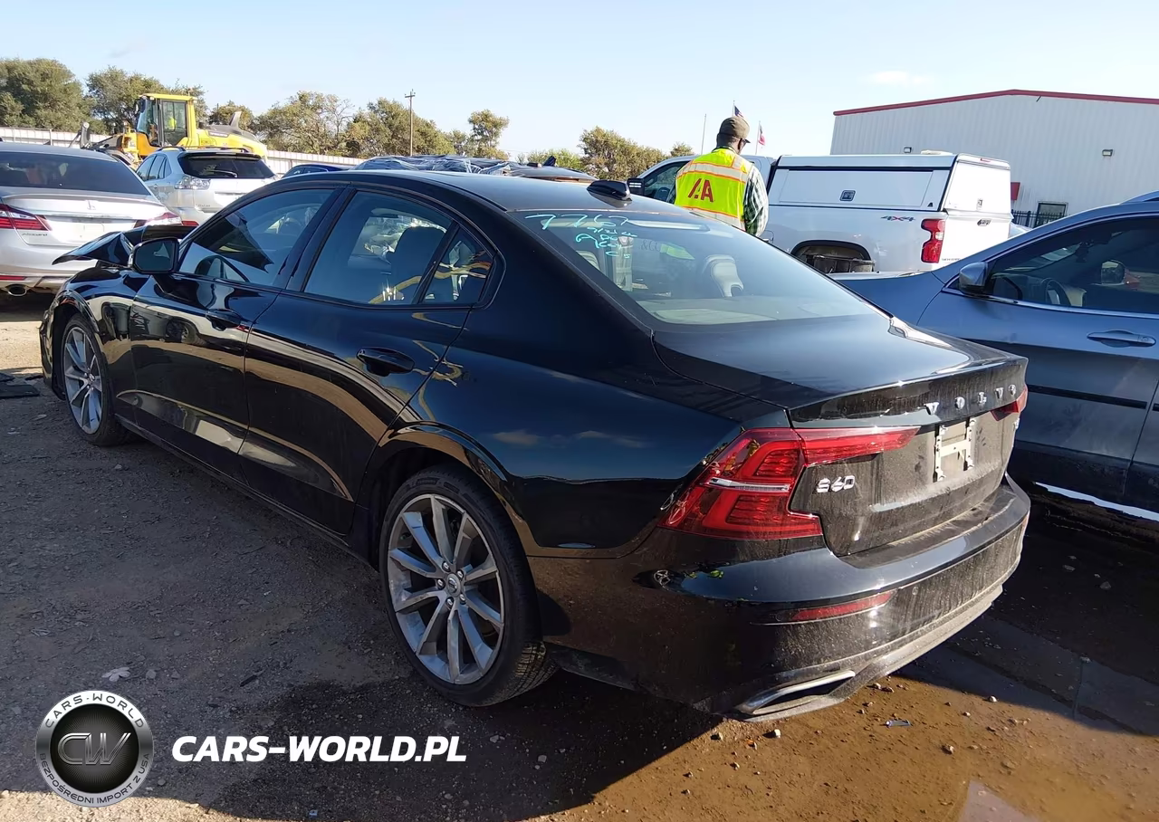 2021 Volvo S60 T5 Momentum VIN:7JR102TZ0MG107767 - 3