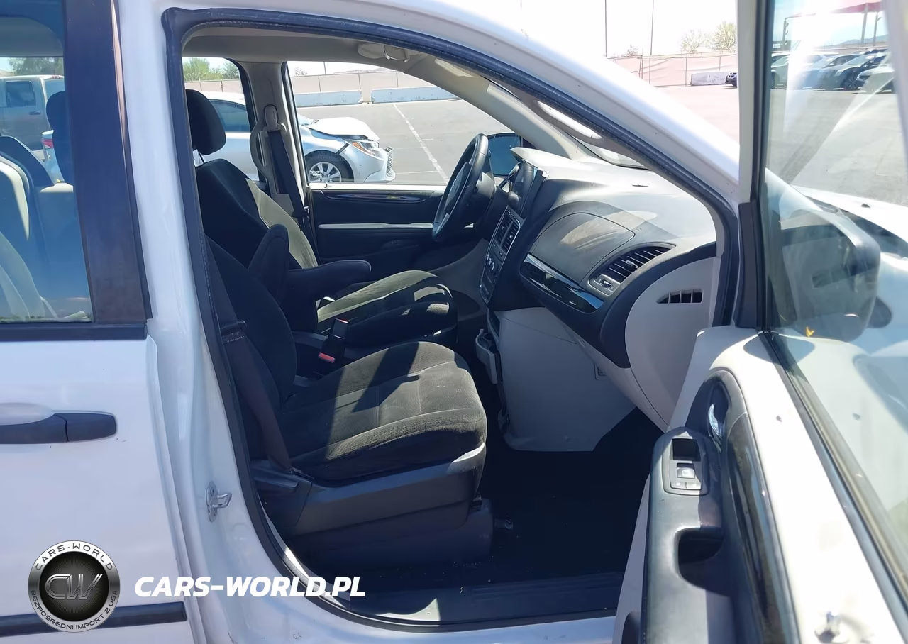 2015 Dodge Grand Caravan American Value Pkg VIN:2C4RDGBG6FR738236 - 5