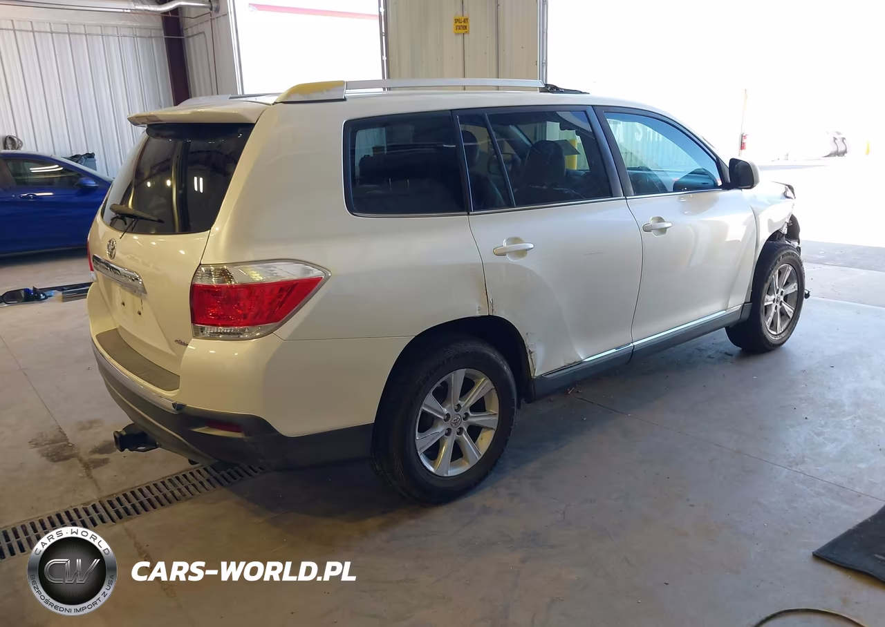 2013 Toyota Highlander Se V6 VIN:5TDBK3EH9DS196252 - 4