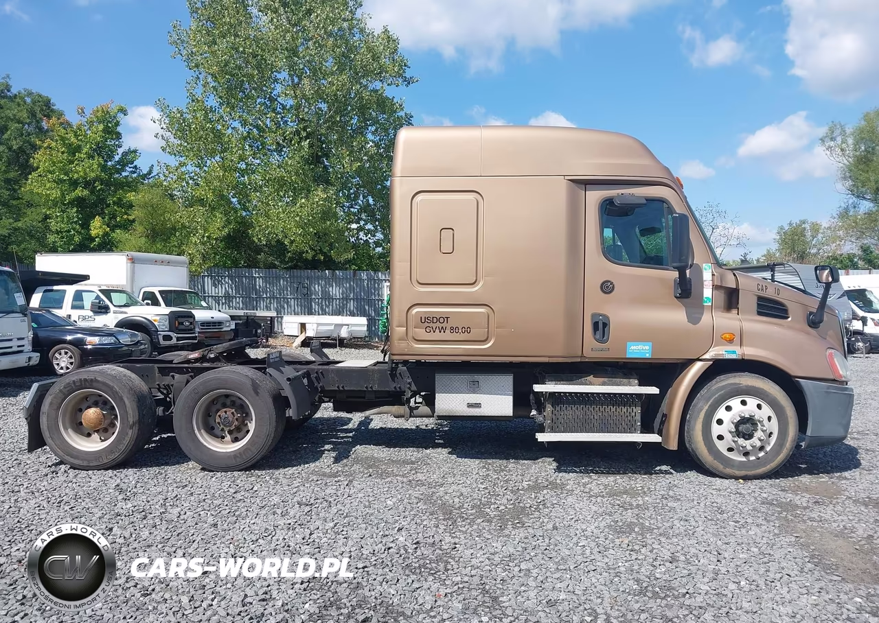 2015 Freightliner Cascadia 113 VIN:3AKJGHDV7FSGA7519 - 13