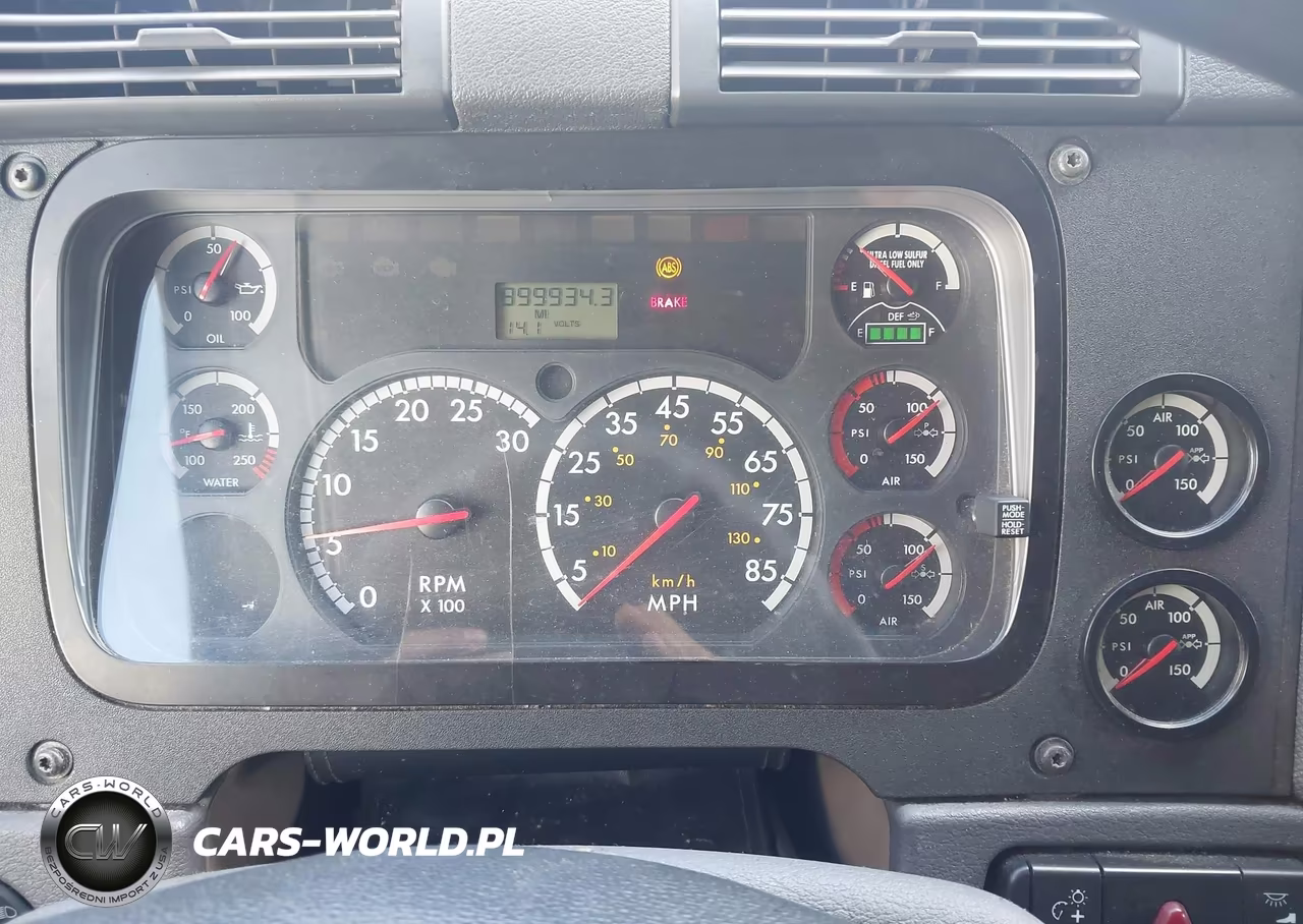 2015 Freightliner Cascadia 113 VIN:3AKJGHDV7FSGA7519 - 5