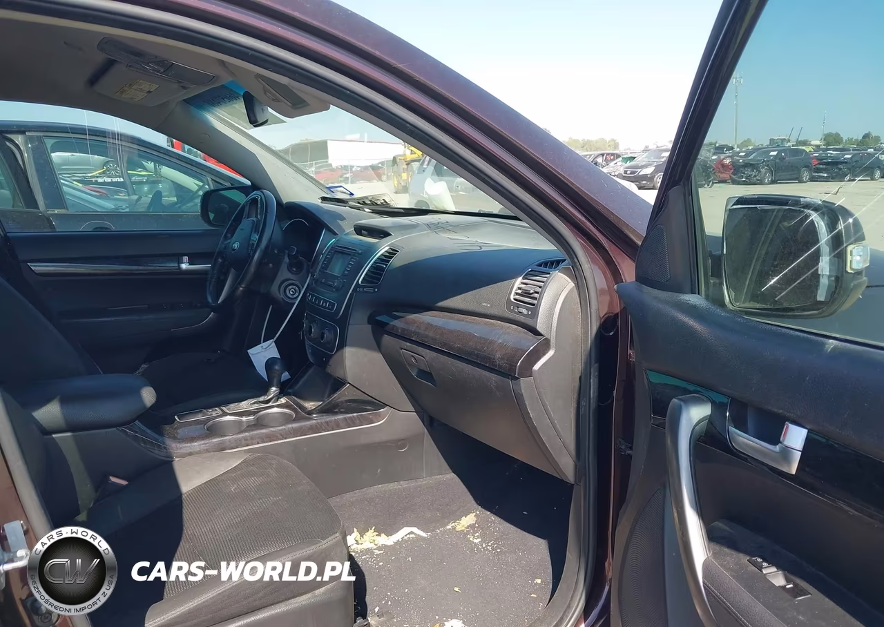 2014 Kia Sorento Lx VIN:5XYKT3A64EG440101 - 5