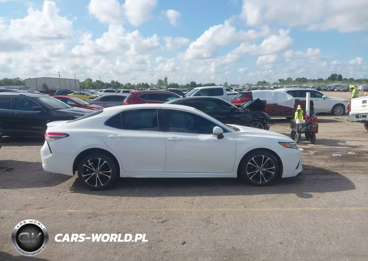 2018 Toyota Camry Se VIN:4T1B11HKXJU674910 - 13