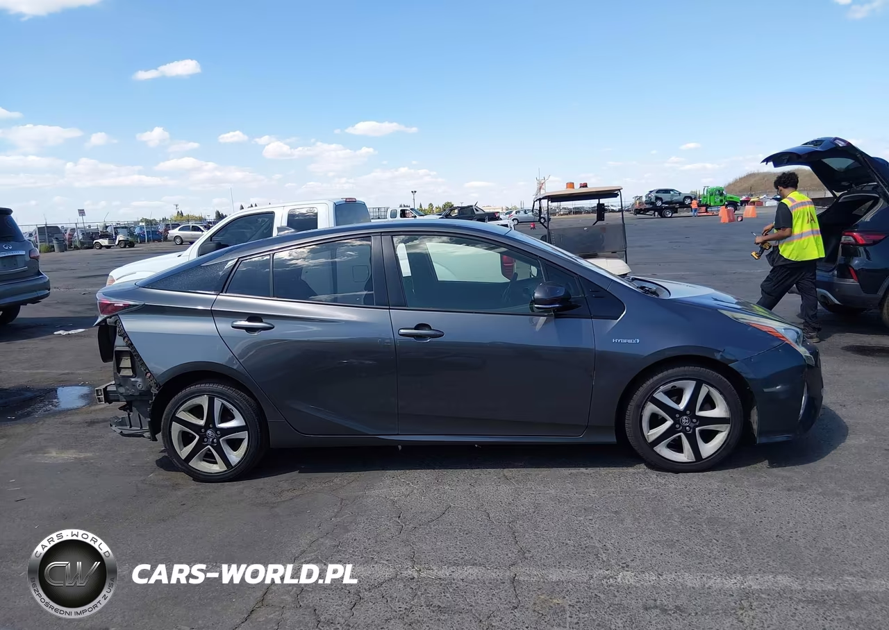 2016 Toyota Prius Three Touring VIN:JTDKARFU5G3026803 - 14