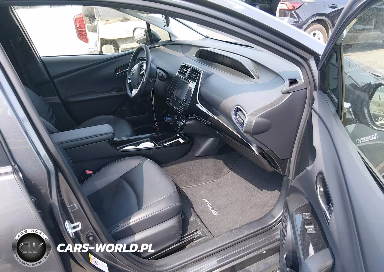 2016 Toyota Prius Three Touring VIN:JTDKARFU5G3026803 - 5
