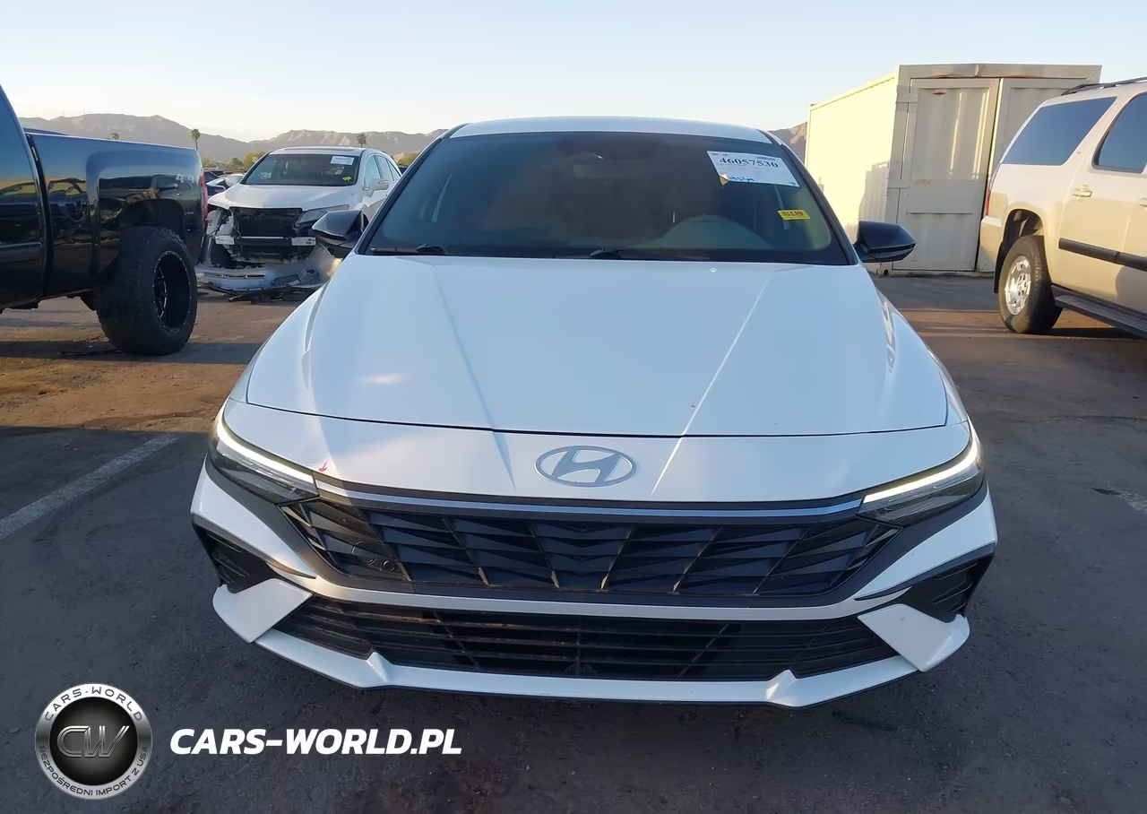 2025 Hyundai Elantra Sel Sport VIN:KMHLM4DG7SU016428 - 13