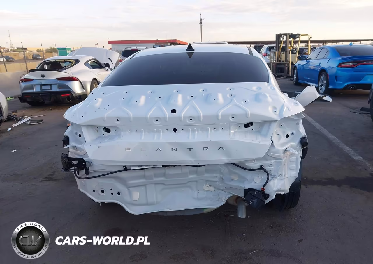 2025 Hyundai Elantra Sel Sport VIN:KMHLM4DG7SU016428 - 17