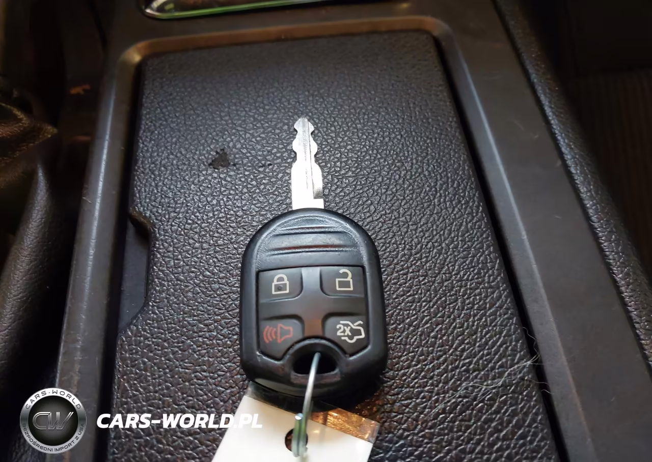 2013 Ford Mustang V6 VIN:1ZVBP8AM7D5240382 - 11
