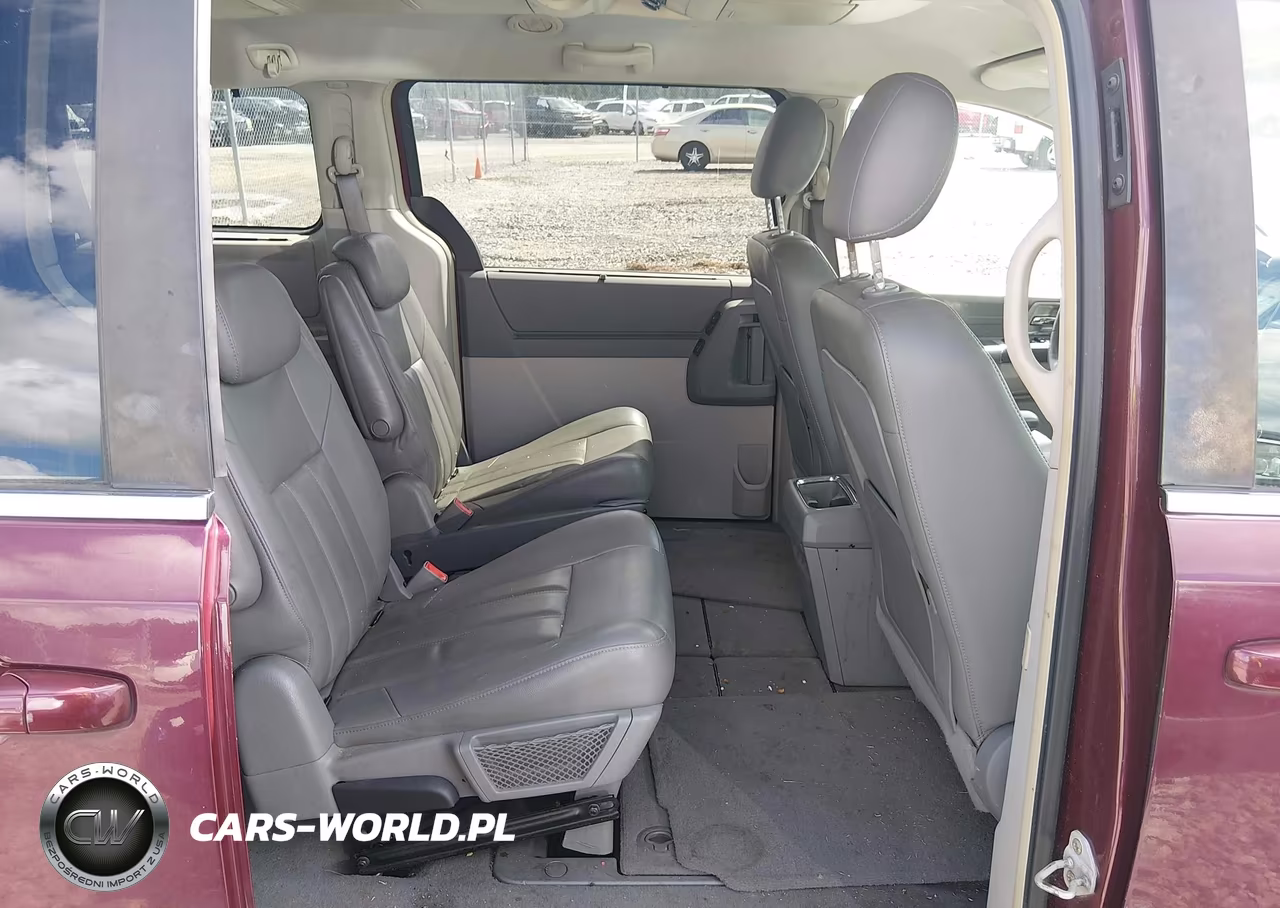 2008 Chrysler Town & Country Touring VIN:2A8HR54P08R666900 - 8