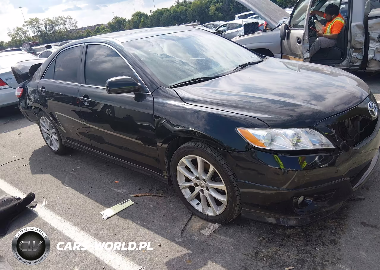 2011 Toyota Camry Se – zdjęcie 1 z 11
