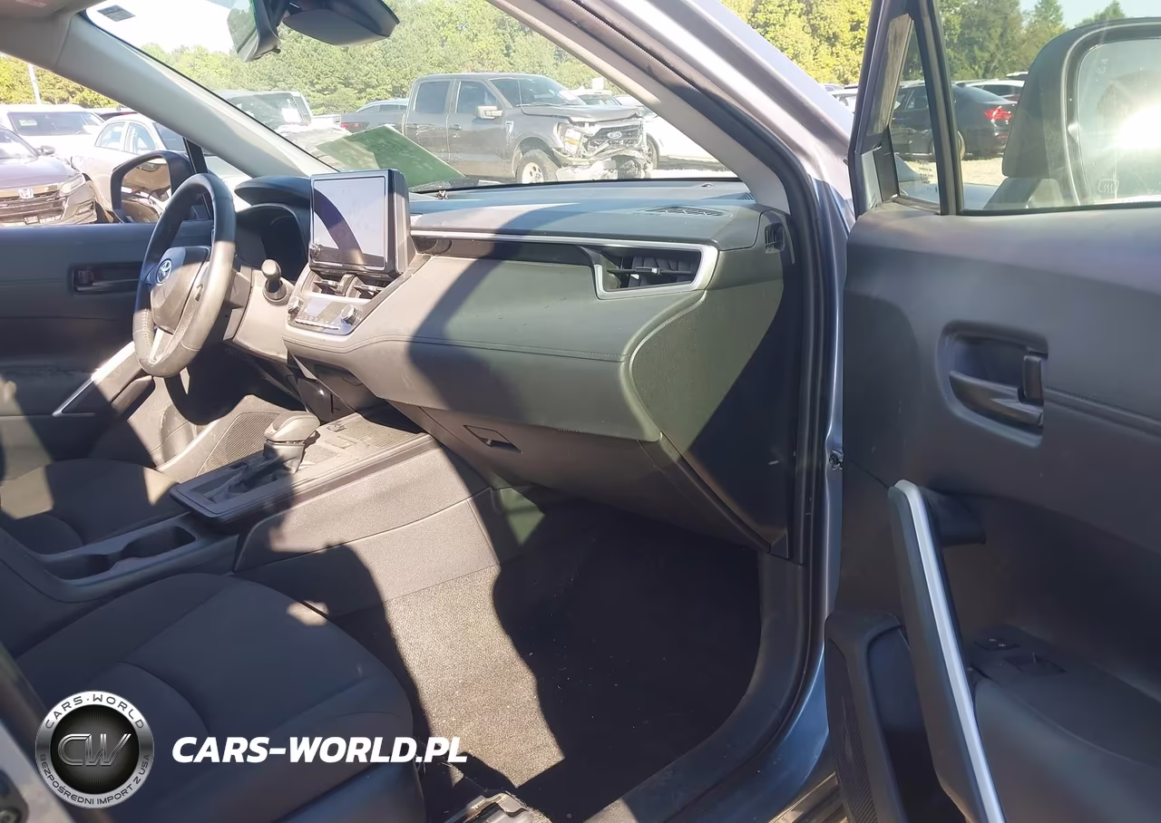 2026 Toyota Corolla Cross Le VIN:7MUCAAAG9TV187516 - 5