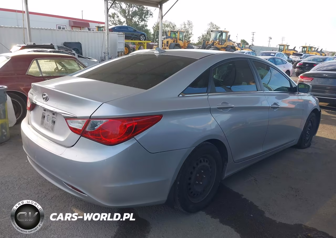 2013 Hyundai Sonata Gls VIN:5NPEB4AC1DH561204 - 4