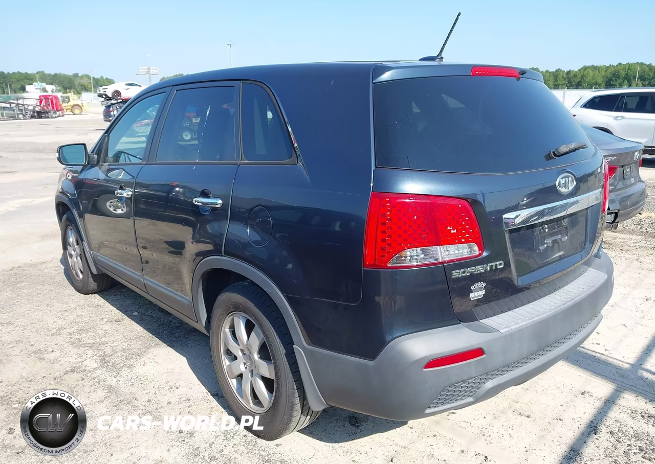 2012 Kia Sorento Lx VIN:5XYKT3A16CG285942 - 3