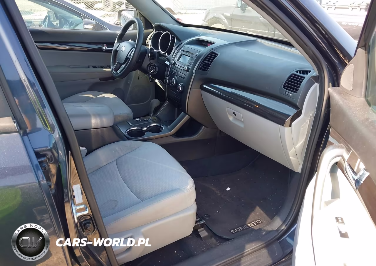 2012 Kia Sorento Lx VIN:5XYKT3A16CG285942 - 5