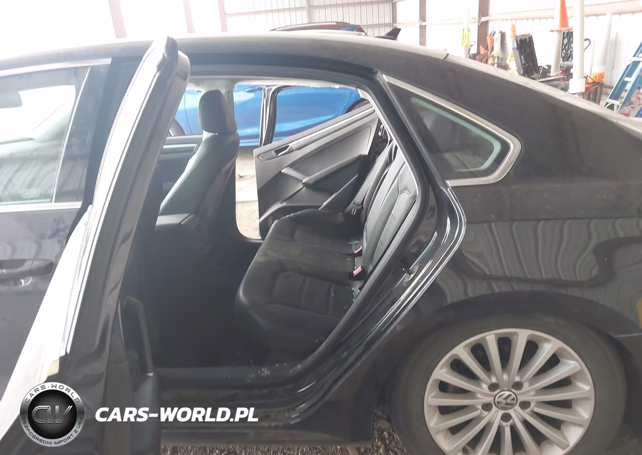 2017 Volkswagen Passat 1.8T Se VIN:1VWBT7A31HC064864 - 8