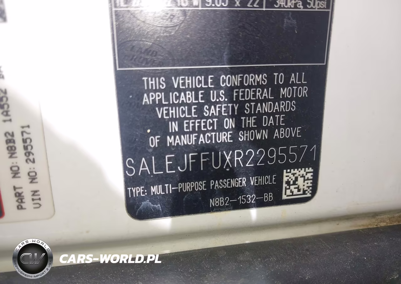 2024 Land Rover Defender 130 P300 S VIN:SALEJFFUXR2295571 - 9