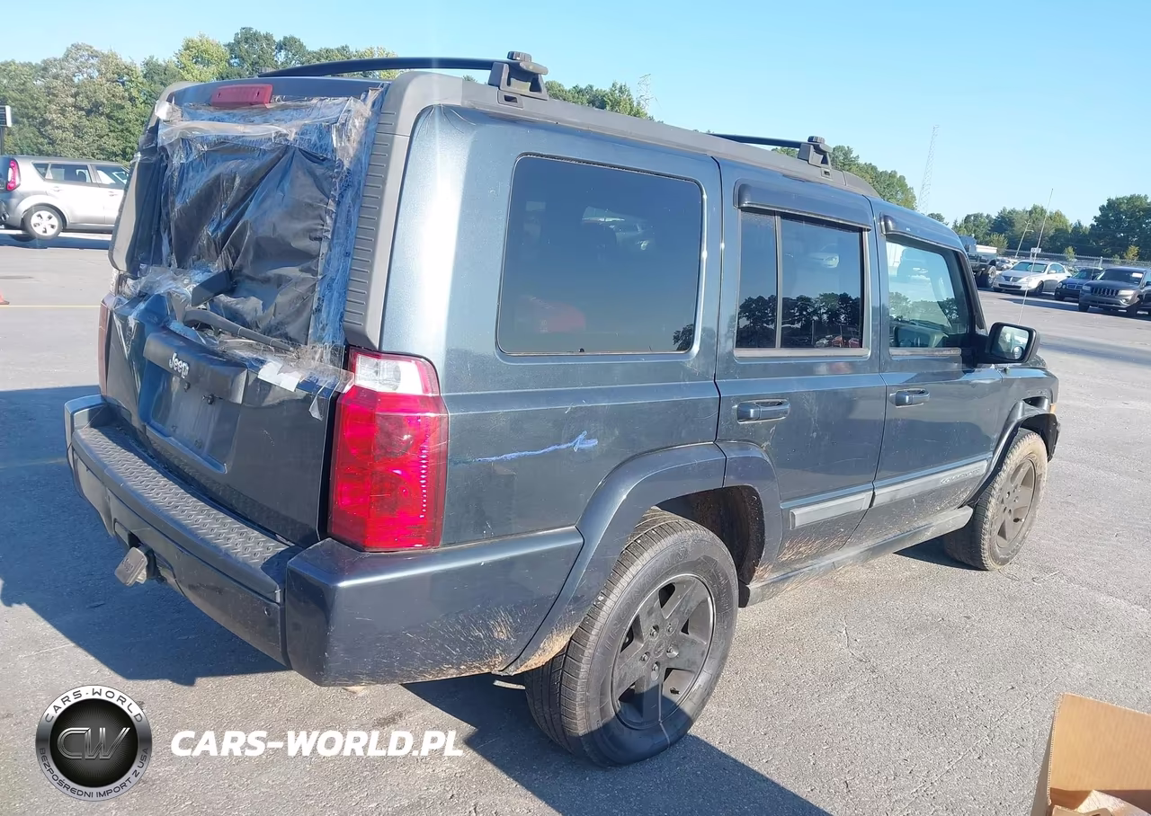 2008 Jeep Commander Sport VIN:1J8HH48KX8C101719 - 4