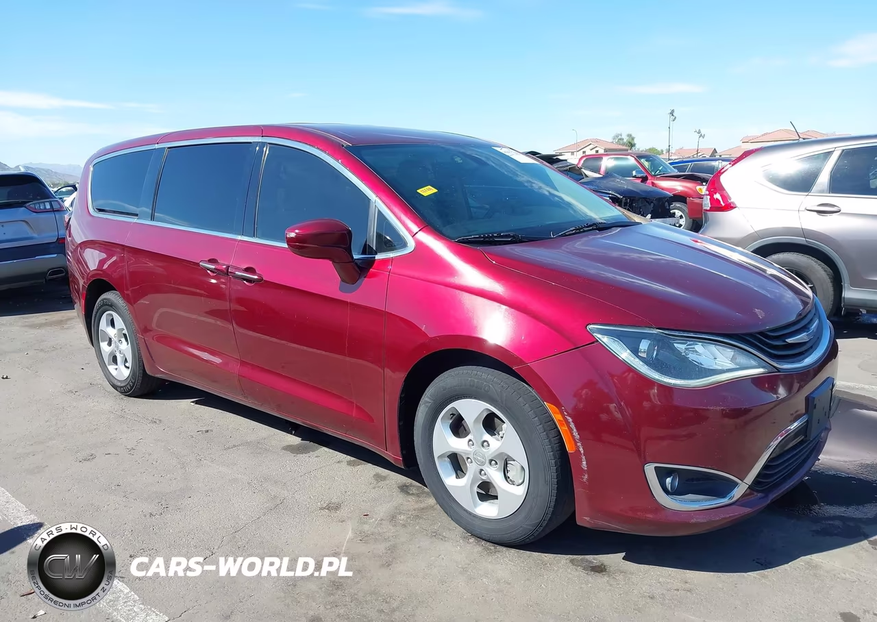 2018 Chrysler Pacifica Hybrid Touring Plus